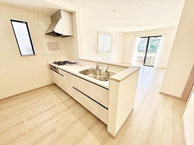 料理をしながらご家族との会話を楽しめる対面カウンターキッチン