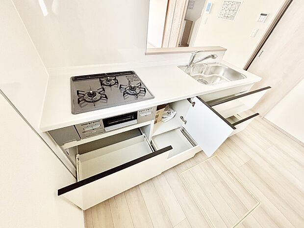 使いやすさを優先したスライド式収納タイプ！