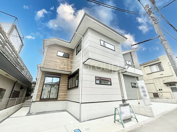 たっぷりの陽光と心地よい風が舞い込む住まい