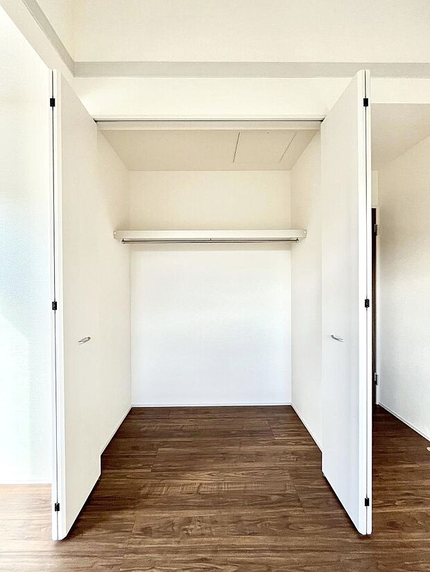 たっぷりの収納スペースで快適に暮らせそう 