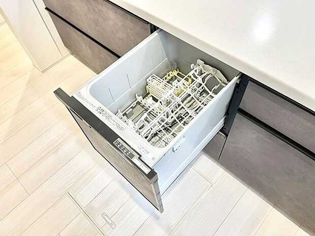 面倒なお片づけは食洗機にお任せ!家事の負担が減って、時間にも気持ちにもゆとりができます。