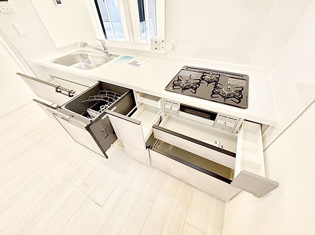 使いやすさを優先したスライド式収納タイプ！