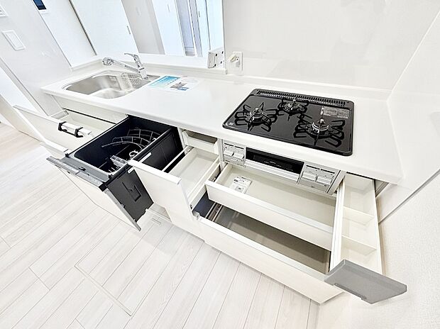 使いやすさを優先したスライド式収納タイプ!