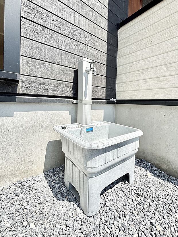 外水栓があると、庭のお手入れやちょっとした手洗い・洗車に便利です!