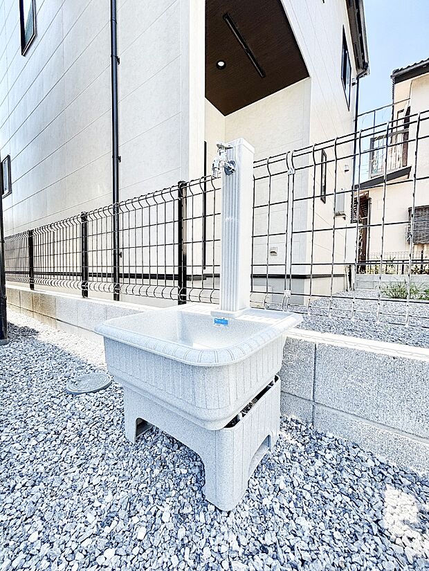外水栓があると、庭のお手入れやちょっとした手洗い・洗車に便利です!