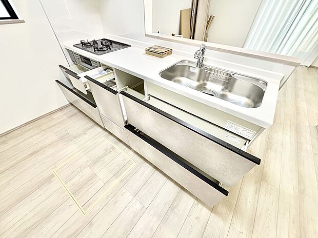 使いやすさを優先したスライド式収納タイプ！