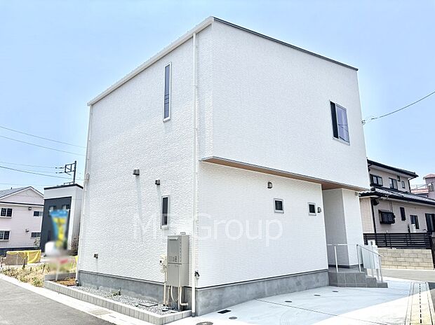 上質感あふれる外観デザイン。魅力の住まいを実現。