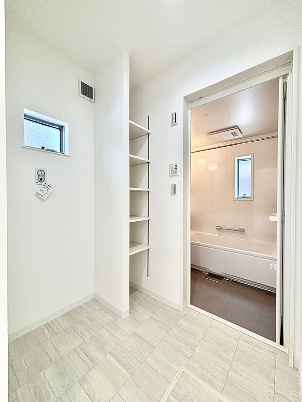 身支度もスムーズにおこなえる脱衣場