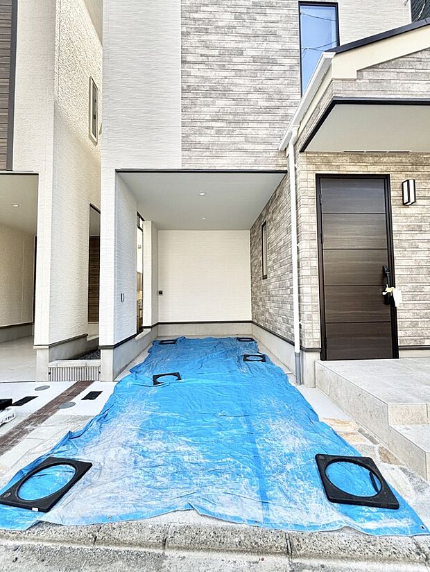 ビルトインタイプは大切なお車を傷や汚れから守ることができます。