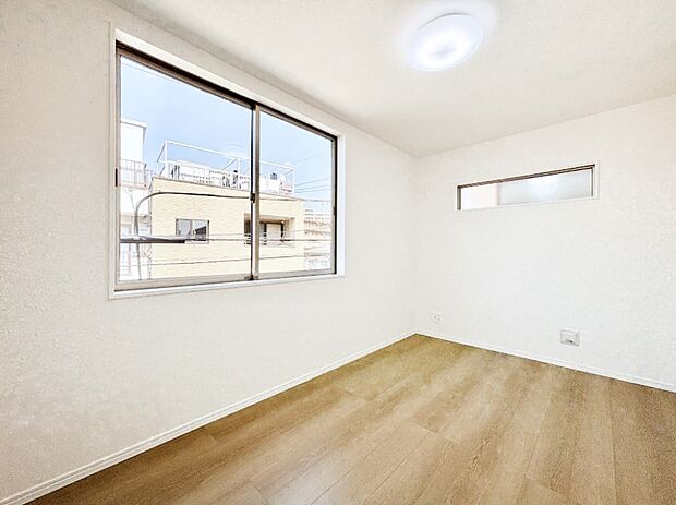 2面採光なので、明るく風通しも良く心地良い生活が送れます。