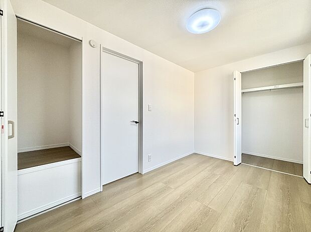 子供部屋にもおすすめな収納スペースたっぷりの居室