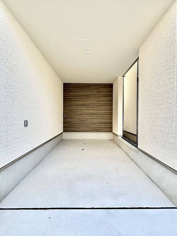 ビルトインタイプは大切なお車を傷や汚れから守ることができます。