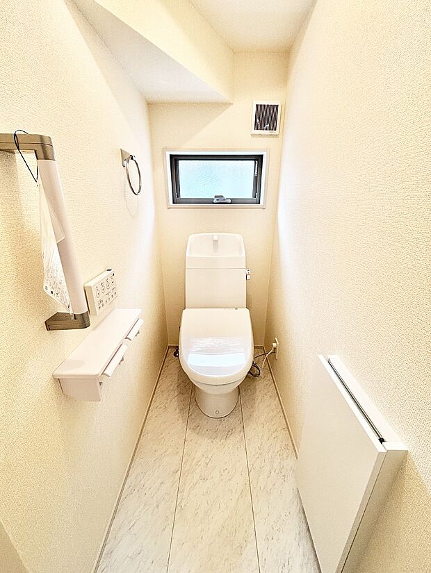 トイレは1階と2階それぞれに配置されていてとても便利です。 