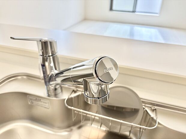 いつでも清潔なおいしいお水を。一つの水栓で水道水と浄水を使い分け。