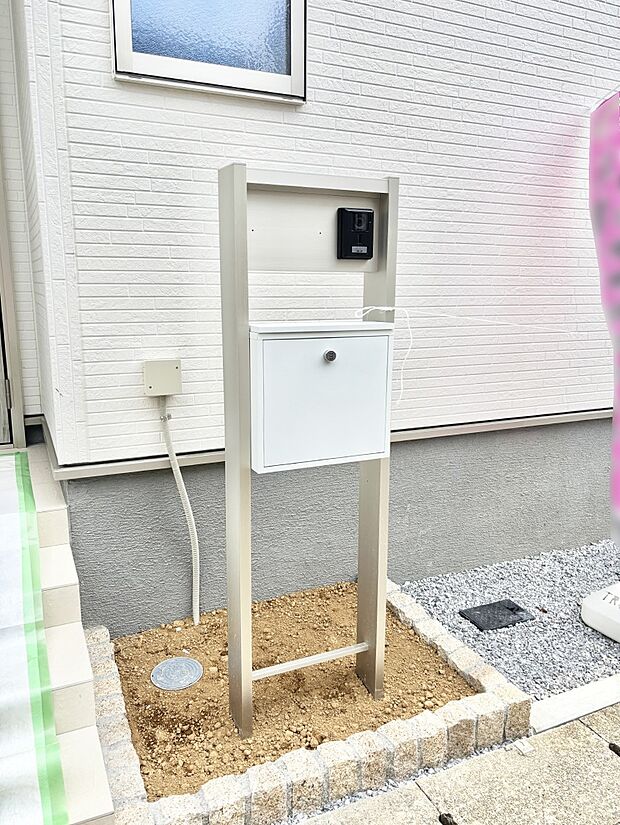 表札・インターホン・ポストをひとつに集約