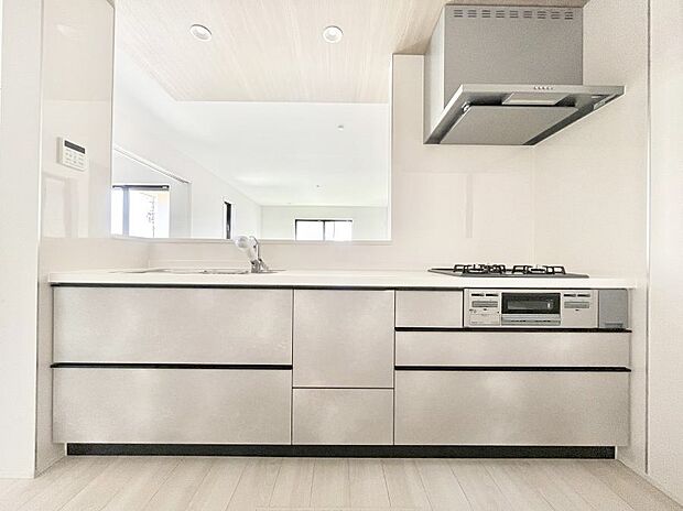 毎日使うキッチンだから、使いやすさ＆お手入れのしやすさにこだわりました。 