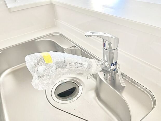 いつでも清潔なおいしいお水を。一つの水栓で水道水と浄水を使い分け。