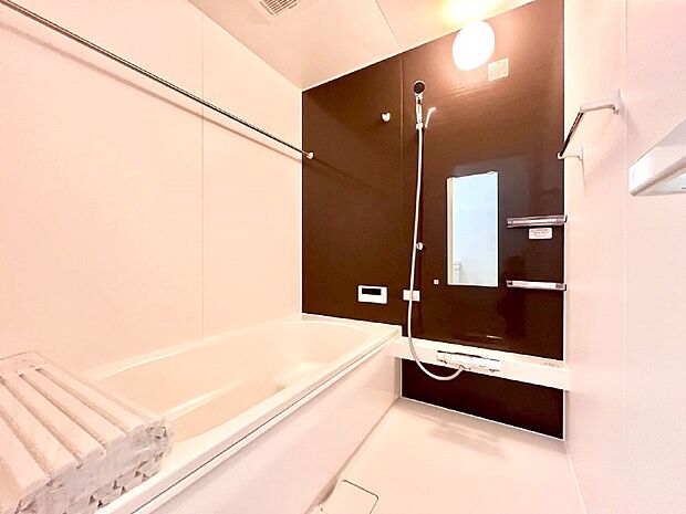 落ち着いた雰囲気でゆっくりお寛ぎいただけるバスルーム