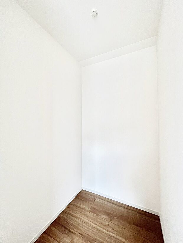 ウォークインクローゼットの活用で生活空間スッキリ