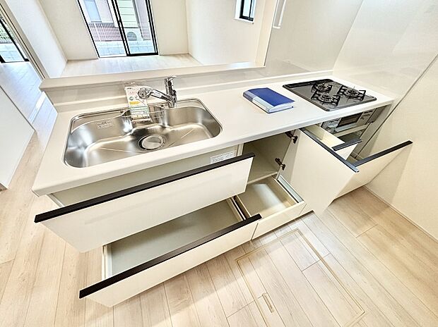 使いやすさを優先したスライド式収納タイプ!