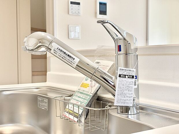 いつでも清潔なおいしいお水を。一つの水栓で水道水と浄水を使い分け。