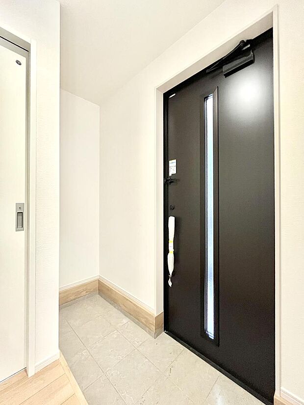 明るい玄関はお客様をお出迎えするのにぴったりです!