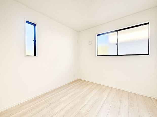 2面採光なので、明るく風通しも良く心地良い生活が送れます。