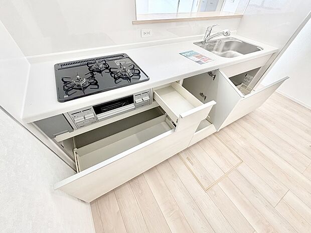 使いやすさを優先したスライド式収納タイプ！