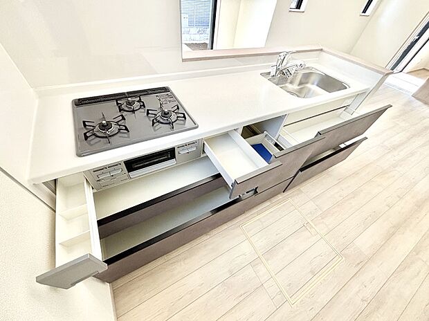 使いやすさを優先したスライド式収納タイプ！