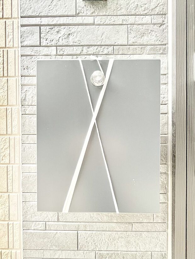 シンプルデザインのポスト。