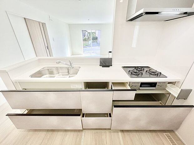 使いやすさを優先したスライド式収納タイプ!