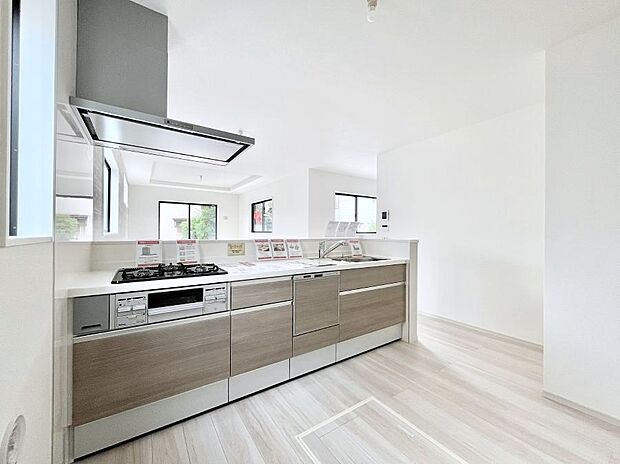 広々とした使い勝手の良いキッチンで日々のお料理も楽しくなりそう