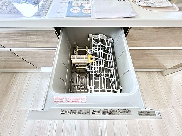 面倒なお片づけは食洗機にお任せ！家事の負担が減って、時間にも気持ちにもゆとりができます。