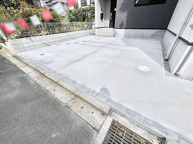 並列2台駐車可能なゆとりのカースペース