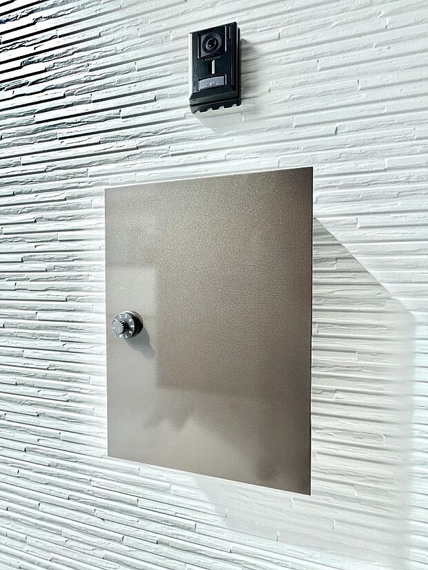 シンプルデザインのポスト。