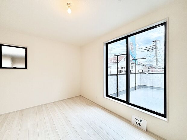 明るいバルコニーサイドに洋室を設置。目覚めの良い寝室に。