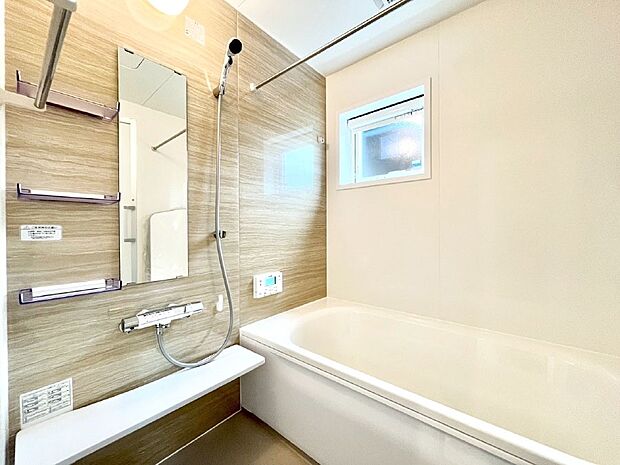 落ち着いた雰囲気でゆっくりお寛ぎいただけるバスルーム