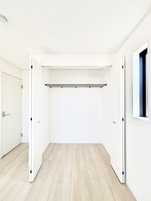 全ての居室に収納が付いていて、居住スペースを広く使えます。