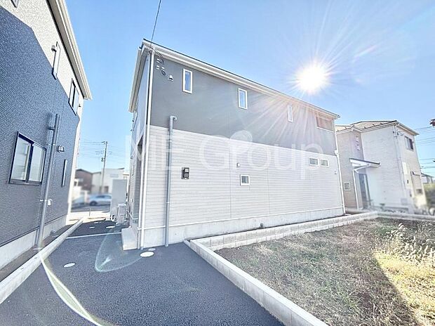 溢れる陽光でご家族の笑顔も輝く