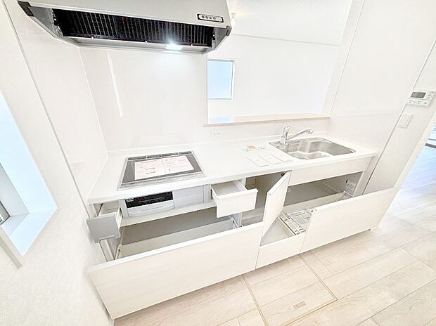 使いやすさを優先したスライド式収納タイプ!