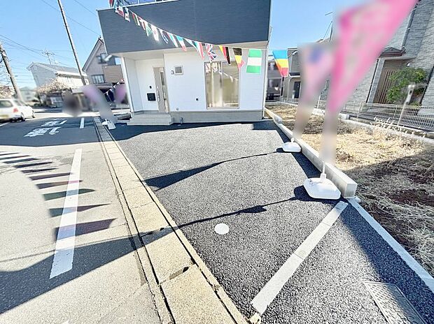 目の前が駐車場だと雨の日も大量にお買い物をした時も便利ですね