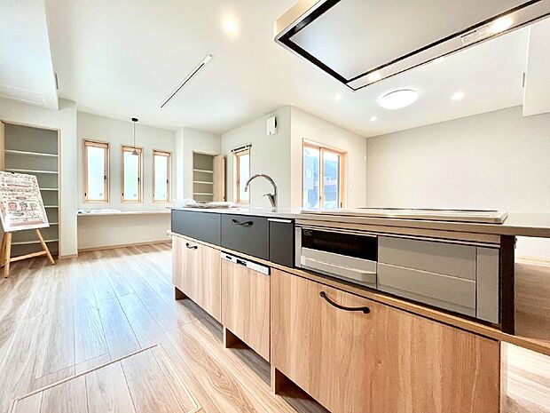 料理をしながらでもご家族との会話を楽しめる対面キッチン