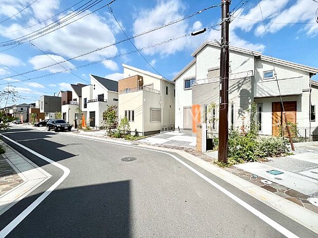 前面道路はきちんと整備されています