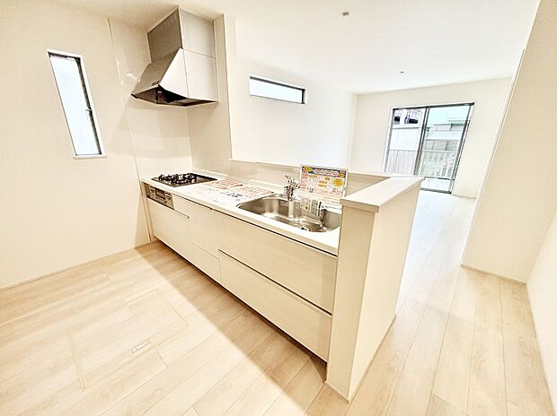 料理をしながらご家族との会話を楽しめる対面カウンターキッチン