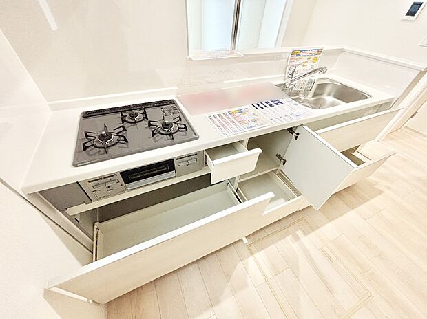 使いやすさを優先したスライド式収納タイプ！