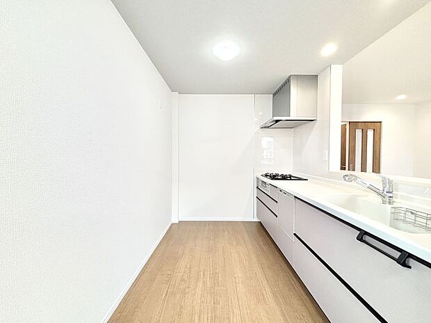 ゆとりあるキッチンではご家族と楽しくお料理ができます。