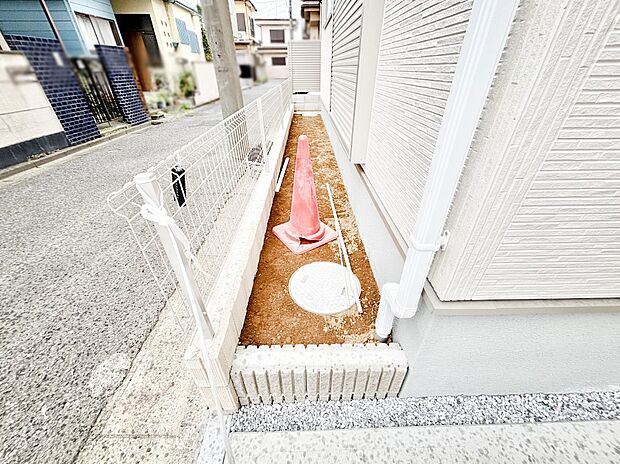 季節のお花を植えて彩りをプラス!