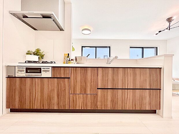 毎日使うキッチンだから、使いやすさ&お手入れのしやすさにこだわりました。