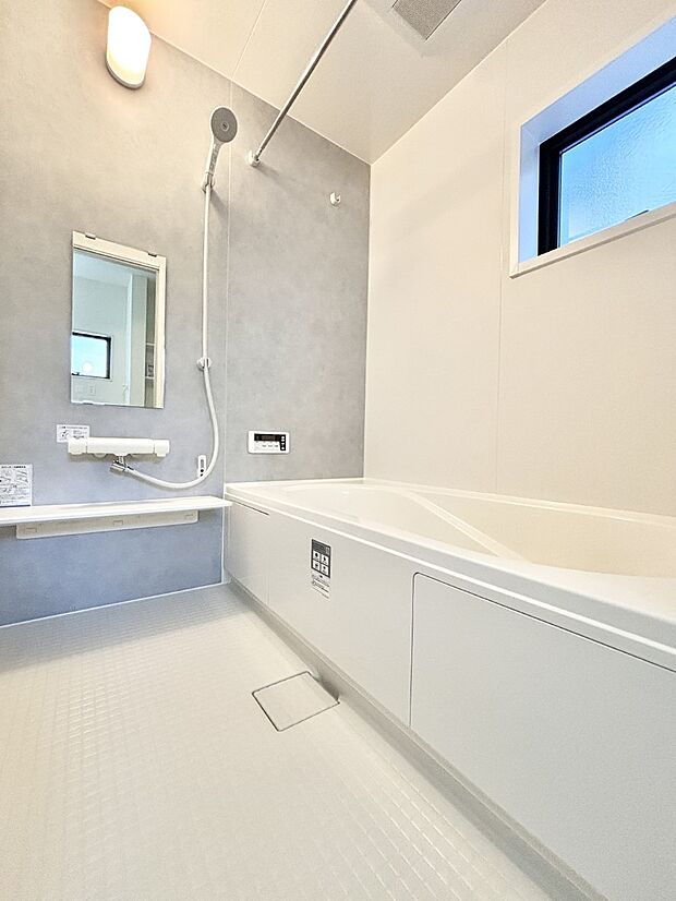 落ち着いた雰囲気でゆっくりお寛ぎいただけるバスルーム