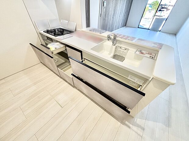 使いやすさを優先したスライド式収納タイプ！